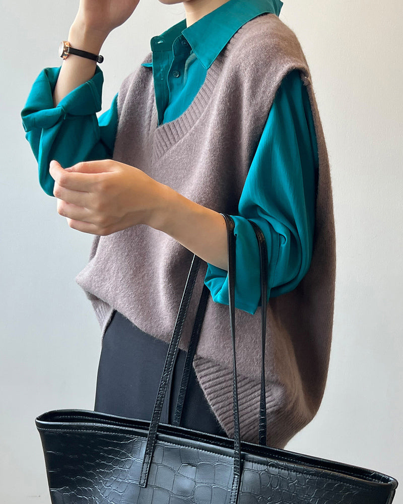 Soft Felt Loose Fit V Neck Sweater Vest