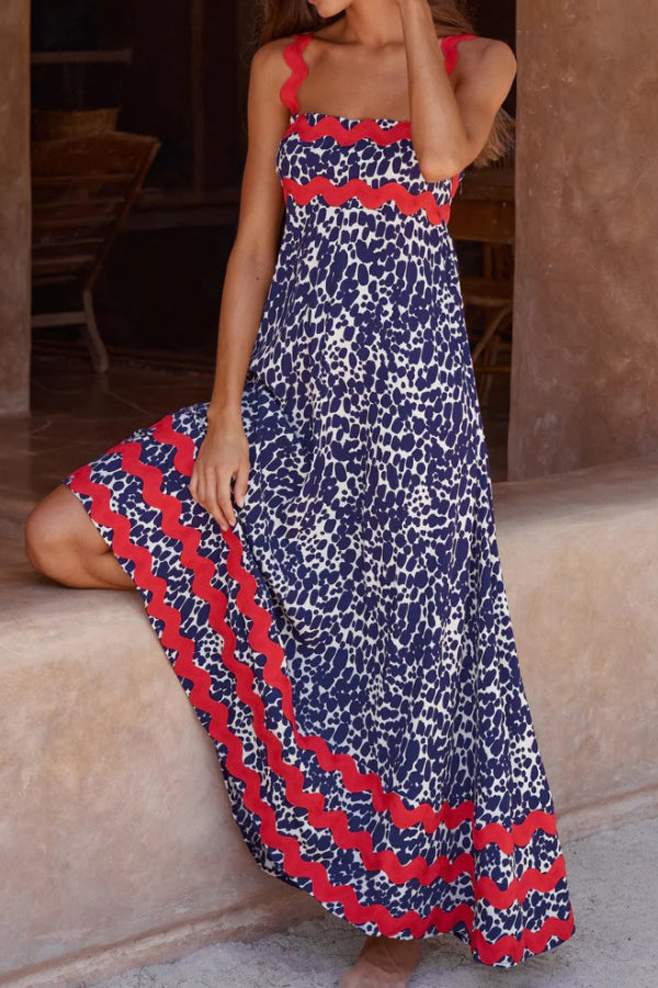 Robe longue à bretelles avec coutures en dentelle et imprimé pois