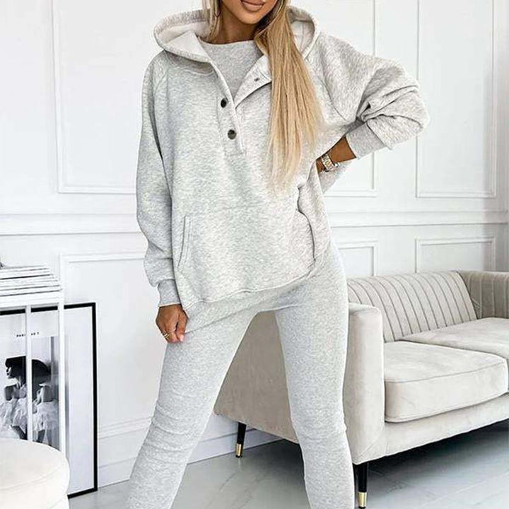 Casual and comfortable hooded sweatshirt suit