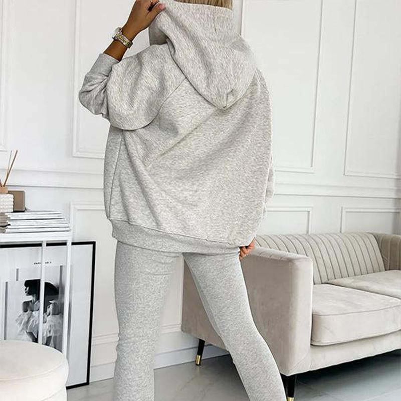 Casual and comfortable hooded sweatshirt suit