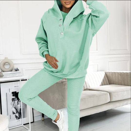 Casual and comfortable hooded sweatshirt suit