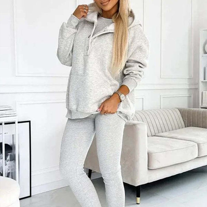 Casual and comfortable hooded sweatshirt suit