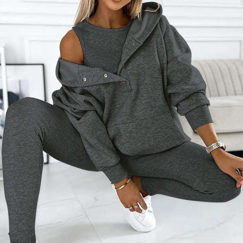 Casual and comfortable hooded sweatshirt suit