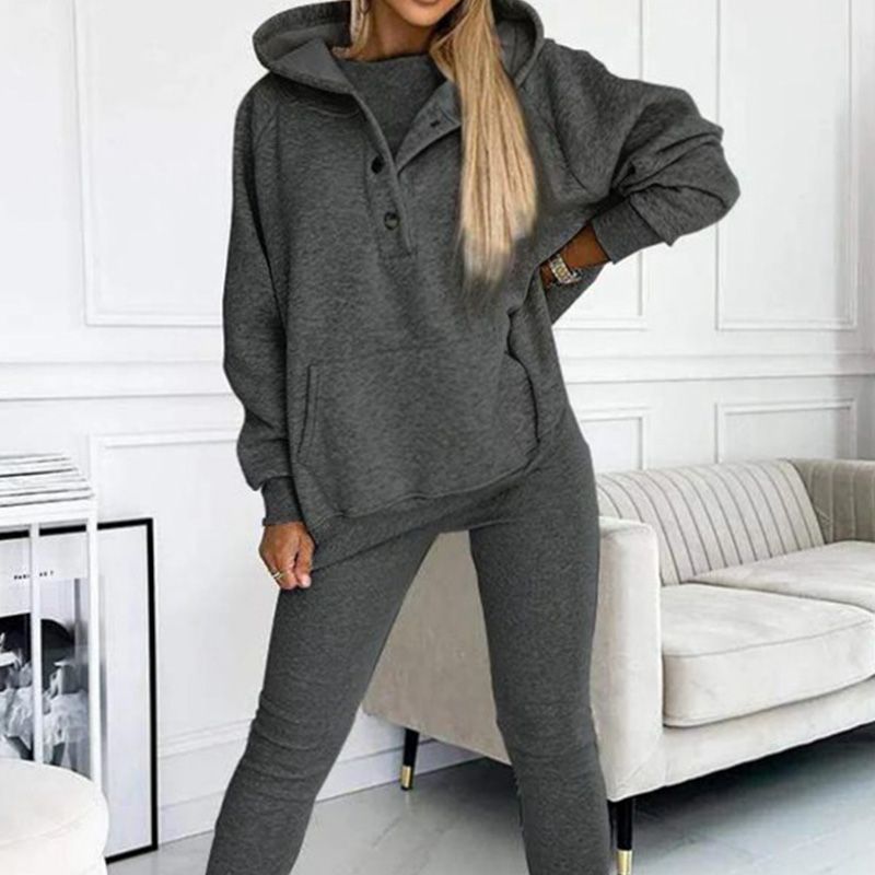 Casual and comfortable hooded sweatshirt suit