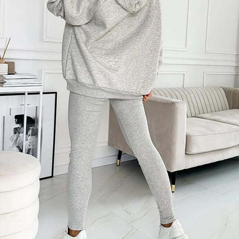 Casual and comfortable hooded sweatshirt suit