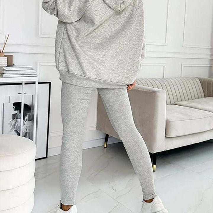 Casual and comfortable hooded sweatshirt suit